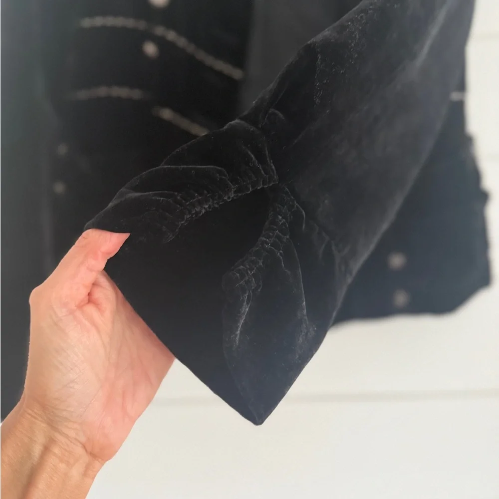 Elegant Black Velvet Women's Jacket, Size 6 - Picture 7 of 13